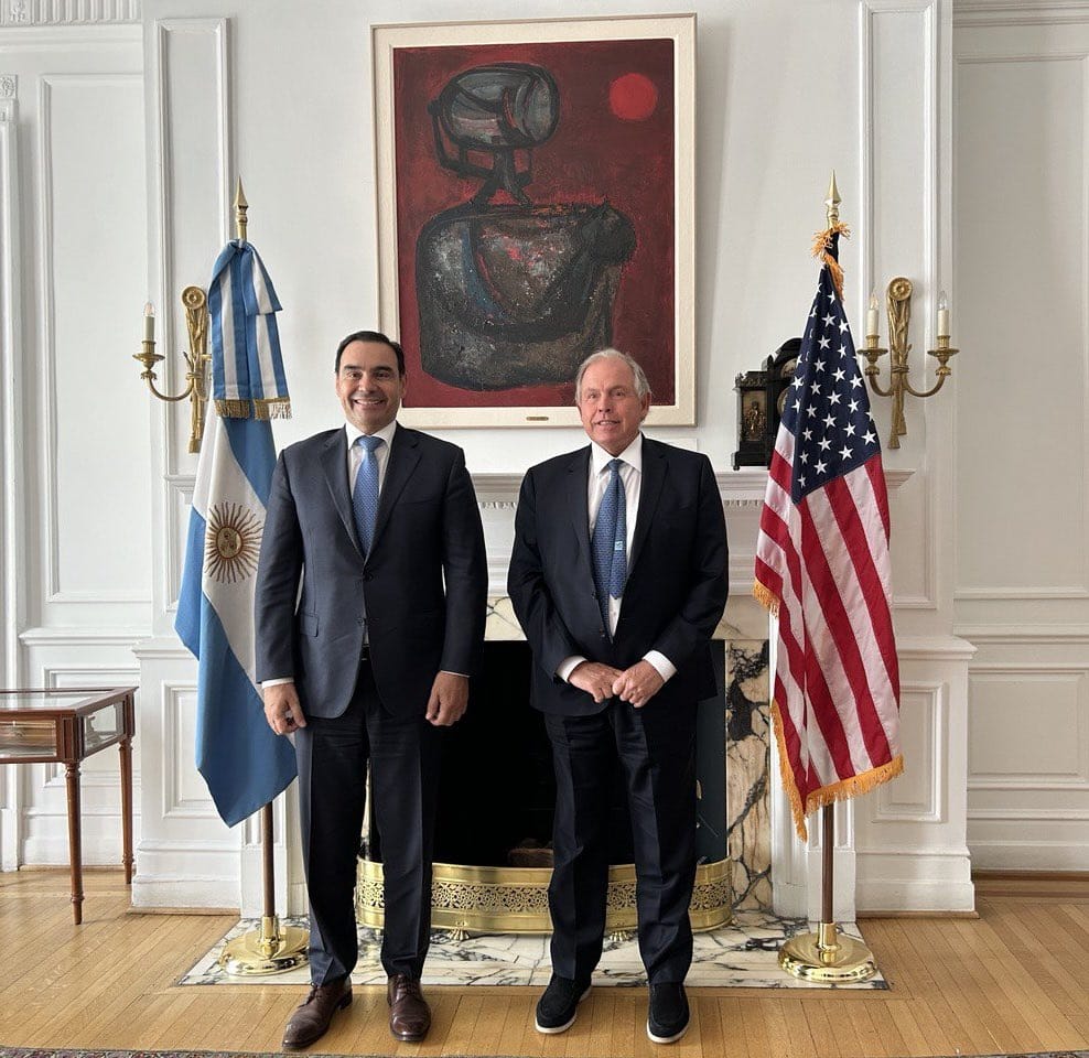   EN WASHINGTON VALDÉS SE REUNIÓ CON EL EMBAJADOR DE ARGENTINA EN ESTADOS UNIDOS, PARA TRATAR DIVERSOS PROYECTOS QUE BENEFICIEN A CORRIENTES