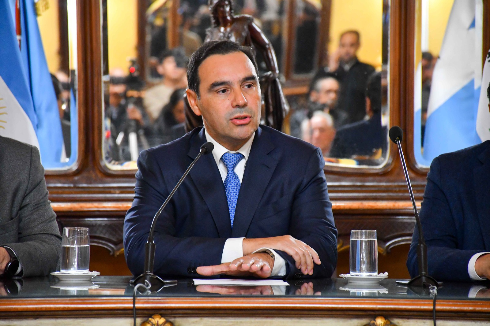 CONFERENCIA EN CASA DE GOBIERNO BÚSQUEDA DE LOAN: VALDÉS SOSTUVO QUE DESDE LA PROVINCIA “NO BAJAREMOS LOS BRAZOS” Y “CAERÁ TODO EL PESO DE LA LEY”