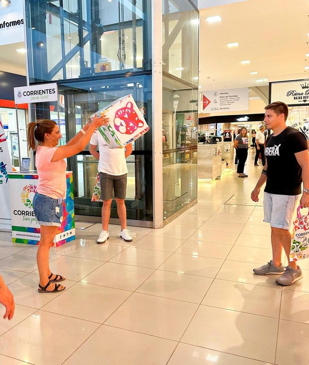  CORRIENTES EXPONE SUS ATRACTIVOS TURÍSTICOS EN EL CENTENARIO SHOPPING
