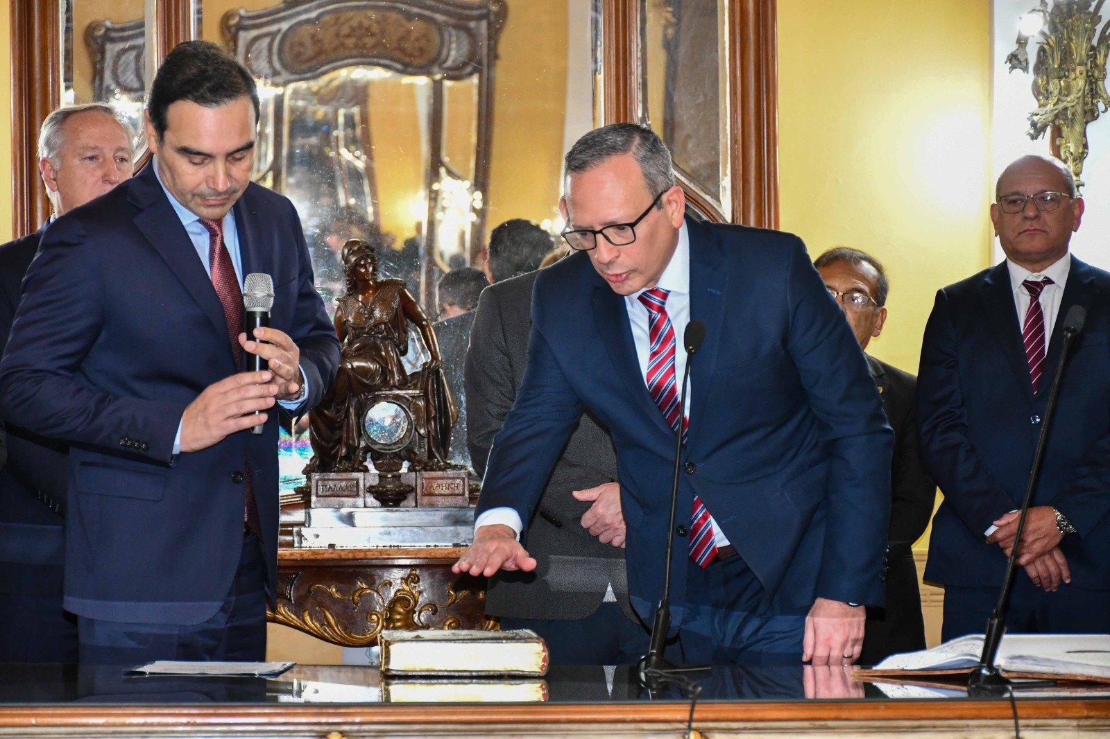  AL FRENTE DEL MINISTERIO DE SEGURIDAD: ASUMIÓ ALFREDO VALLEJOS, CON EL COMPROMISO PRIORITARIO DE COLABORAR CON LA JUSTICIA FEDERAL PARA ESCLARECER EL CASO LOAN