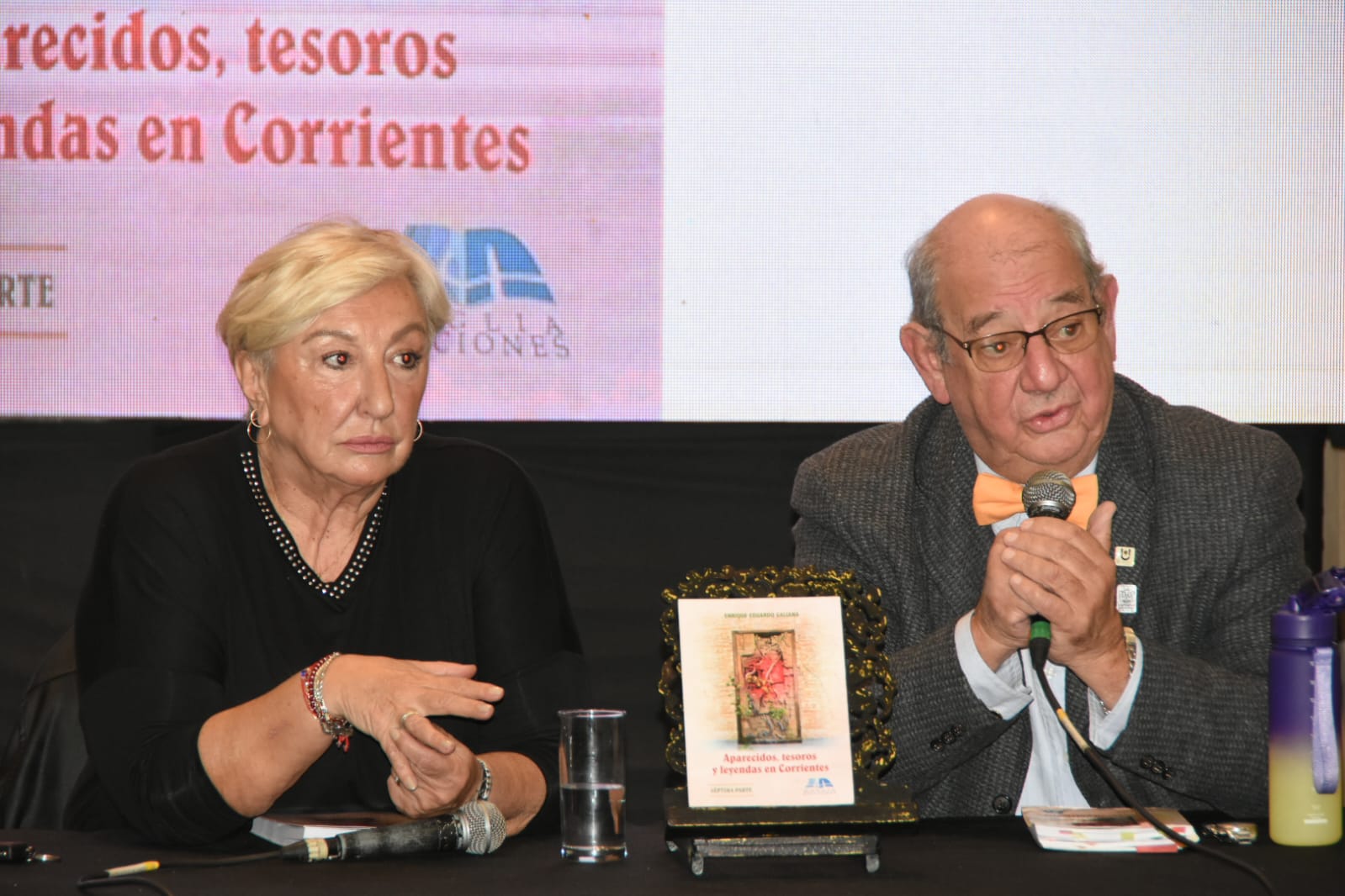 EDICIÓN 14° EN SU DÍA 6° EL ESCRITOR ENRIQUE GALIANA PRESENTÓ SU NUEVA PROPUESTA LITERARIA EN LA FERIA DEL LIBRO DE CORRIENTES