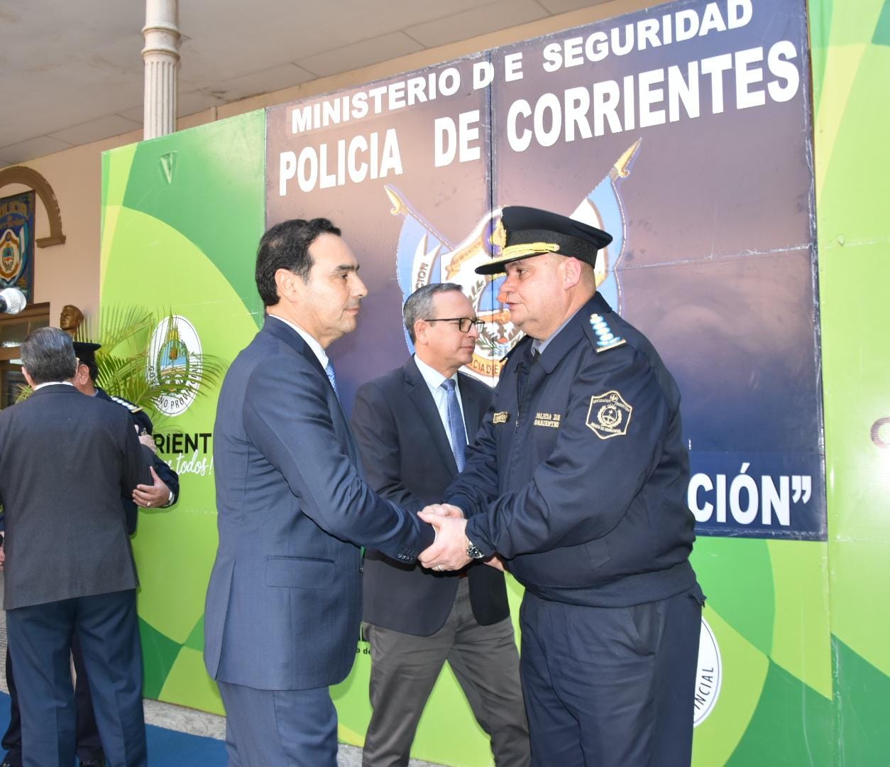 SEGURIDAD PÚBLICA VALDÉS PUSO EN FUNCIONES AL NUEVO JEFE DE LA POLICÍA DE CORRIENTES