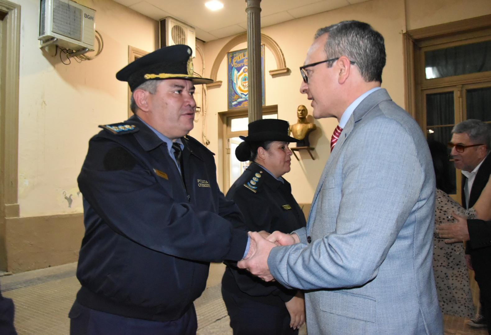 JEFATURA DE POLICIA ASUMIERON NUEVOS DIRECTORES GENERALES EN LA POLICÍA DE CORRIENTES