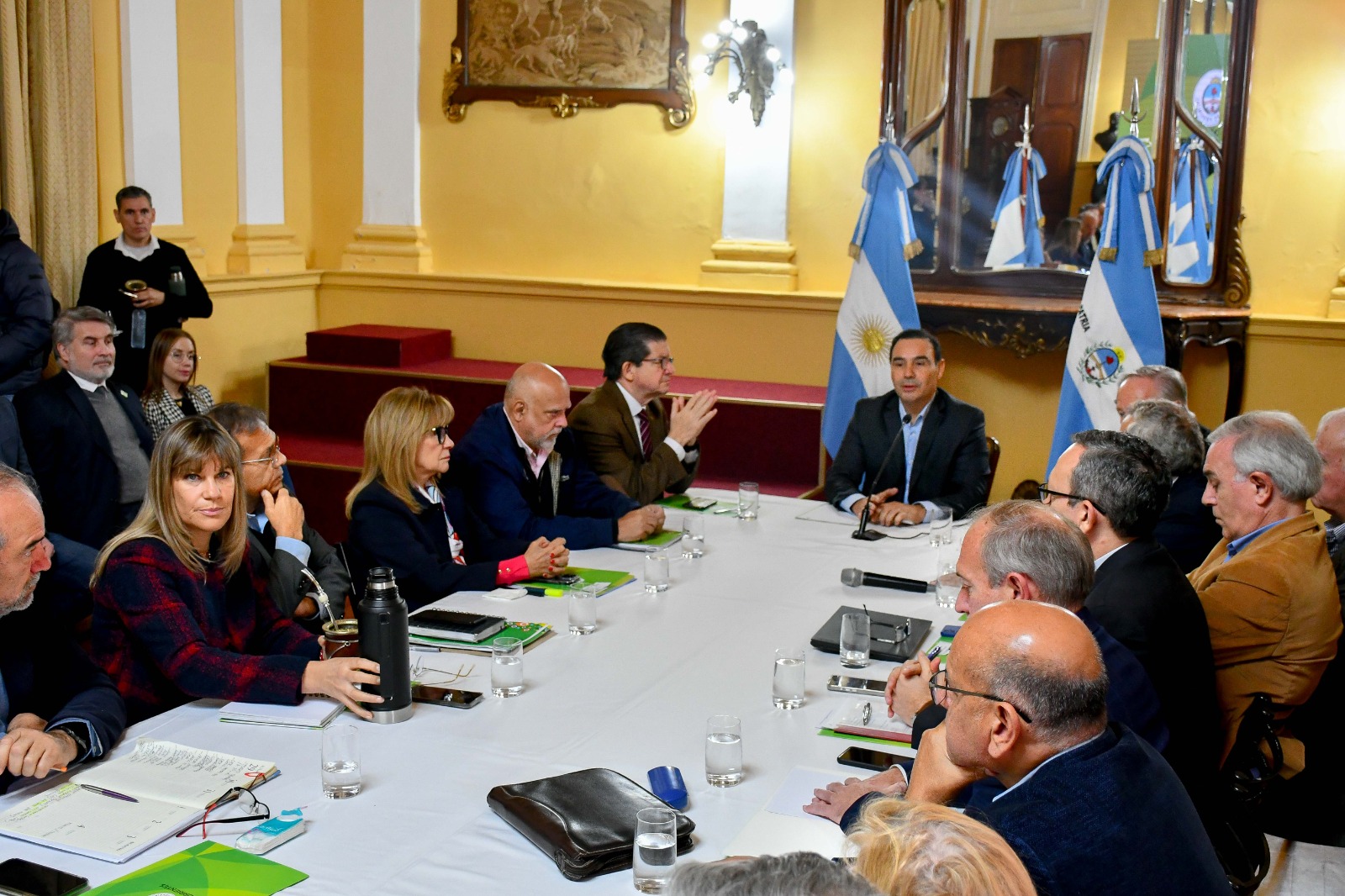  EVALUACIÓN DE POLÍTICAS PÚBLICAS VALDÉS ENCABEZÓ REUNIÓN DE GABINETE AMPLIADO EN CASA DE GOBIERNO