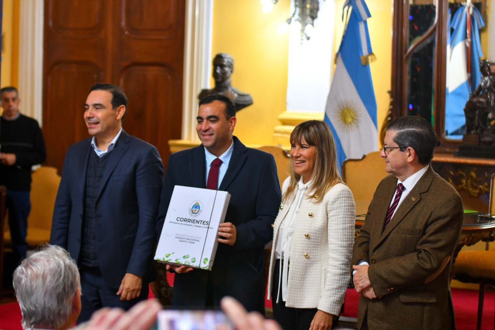 CONSTRUCCIÓN DE PARQUES A 7 COMUNAS VALDÉS RATIFICÓ EL COMPROMISO DE CONVERTIR A CORRIENTES EN UNA “GRAN PROVINCIA INDUSTRIAL”