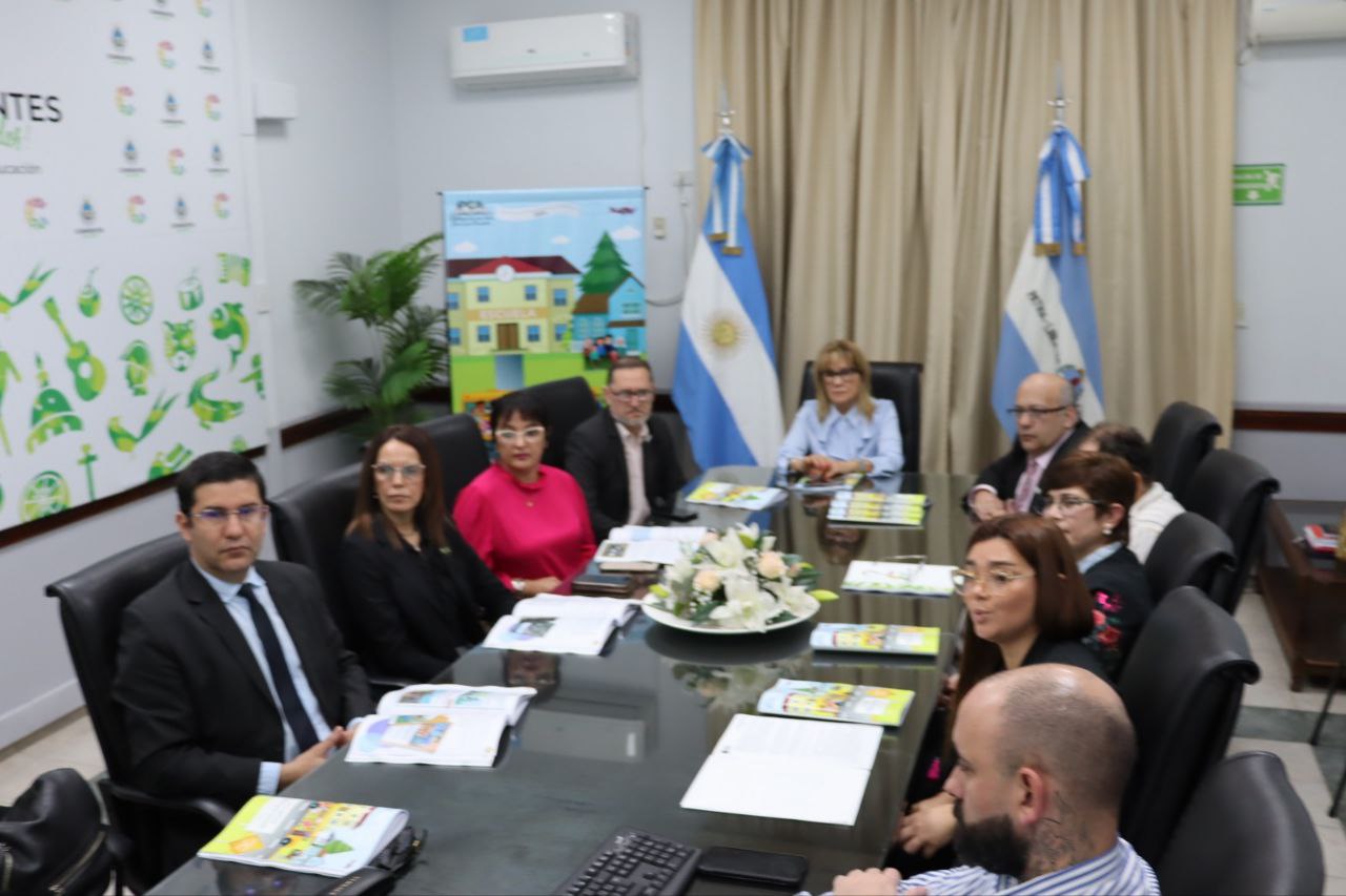   PLAN ESTRATÉGICO DE ALFABETIZACIÓN: EDUCACIÓN LANZÓ EL PROGRAMA COLECTIVO DE LECTURA