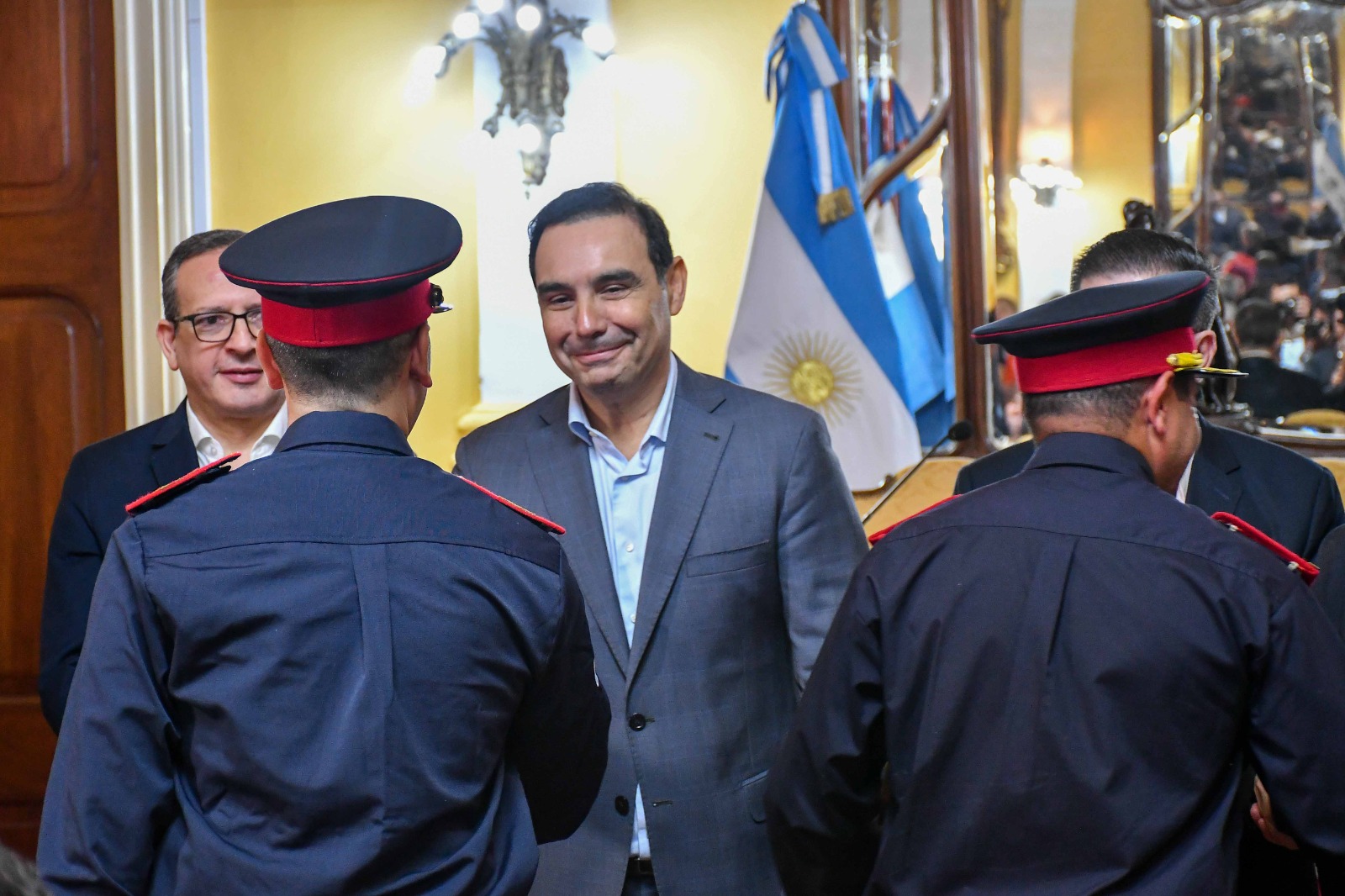 ACTO EN CASA DE GOBIERNO VALDÉS ENTREGÓ SUBSIDIOS A BOMBEROS VOLUNTARIOS DE GOYA Y DE TODA LA PROVINCIA