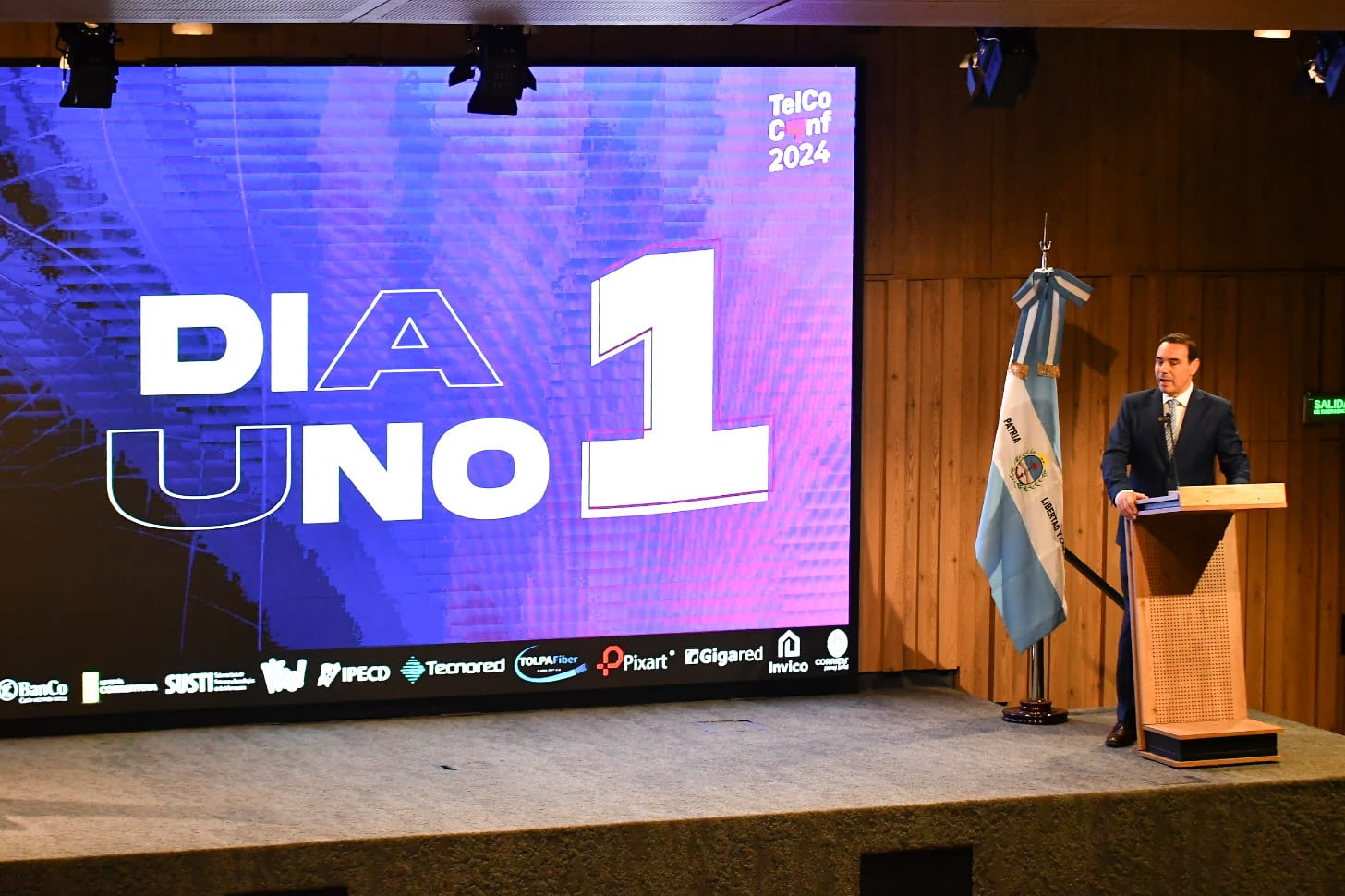 En la apertura de la TelCo Conf 2024, Valdés destacó el rol del Estado para impulsar el desarrollo tecnológico
