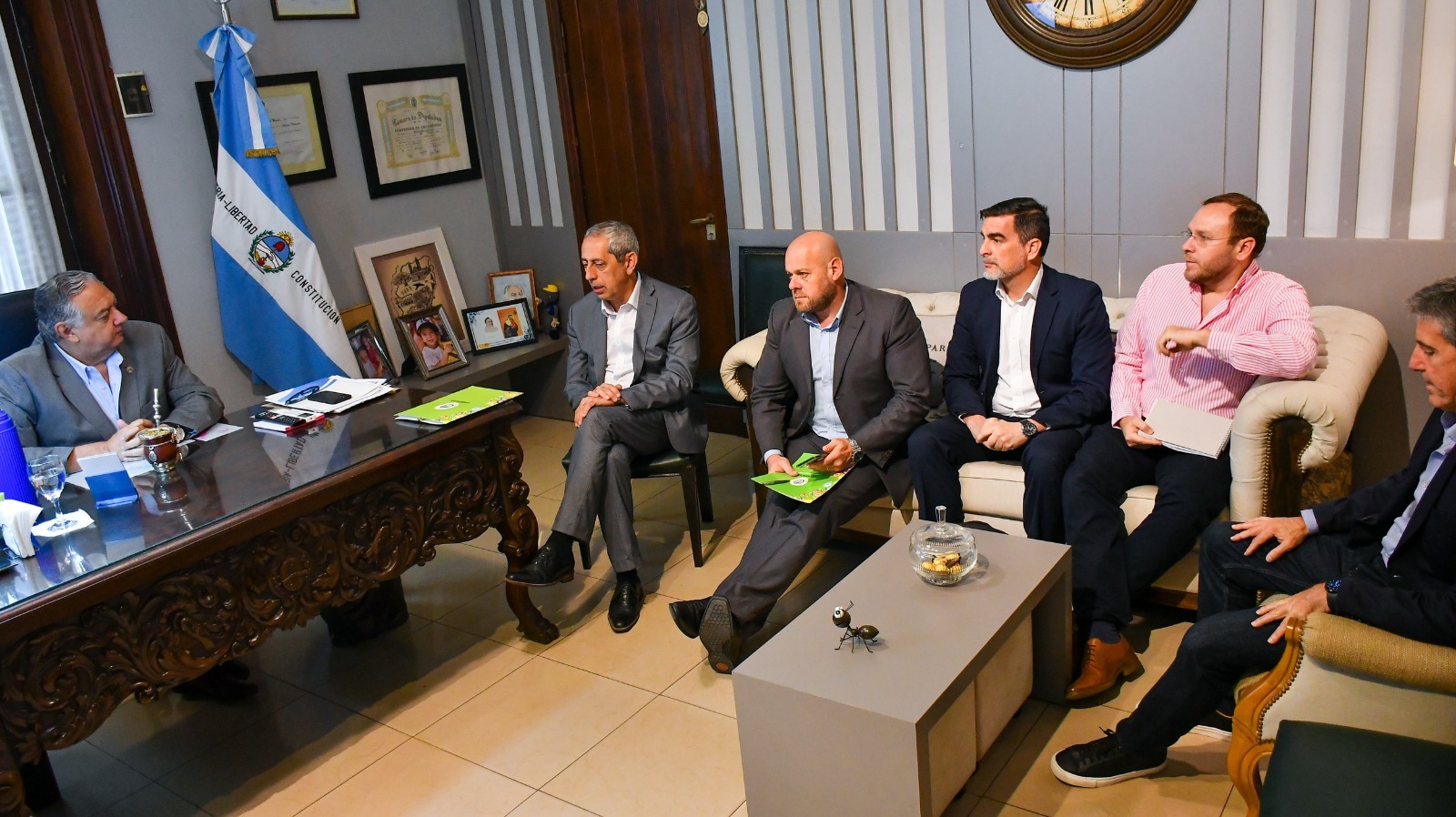 Ministro Rivas Piasentini y equipo técnico brindaron detalles del proyecto de presupuesto en la Legislatura