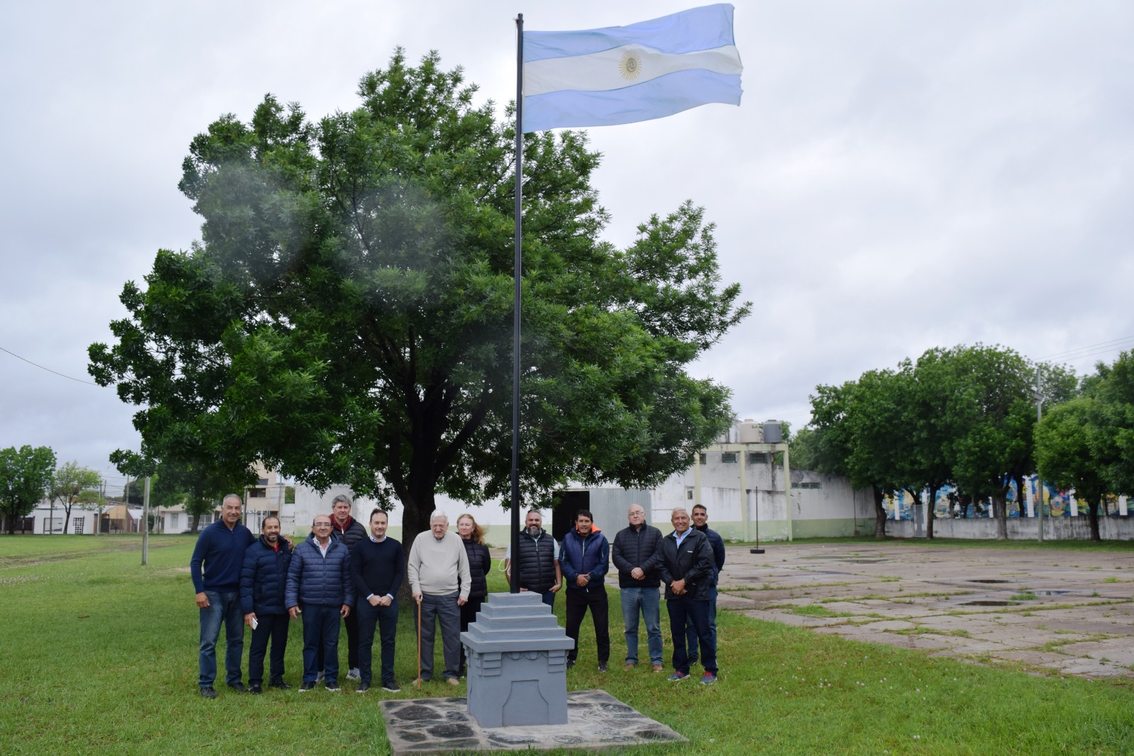 EMPLAZAMIENTO E INAUGURACIÓN DEL NUEVO MÁSTIL GIMNASIO ESCOLAR C.E.F N°9.