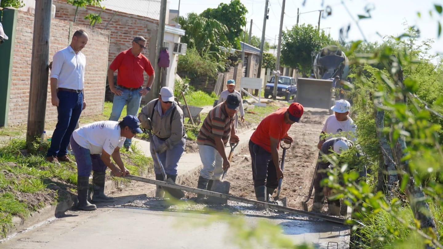 INTENDENTE HORMAECHEA EN BARRIO BICENTENARIO