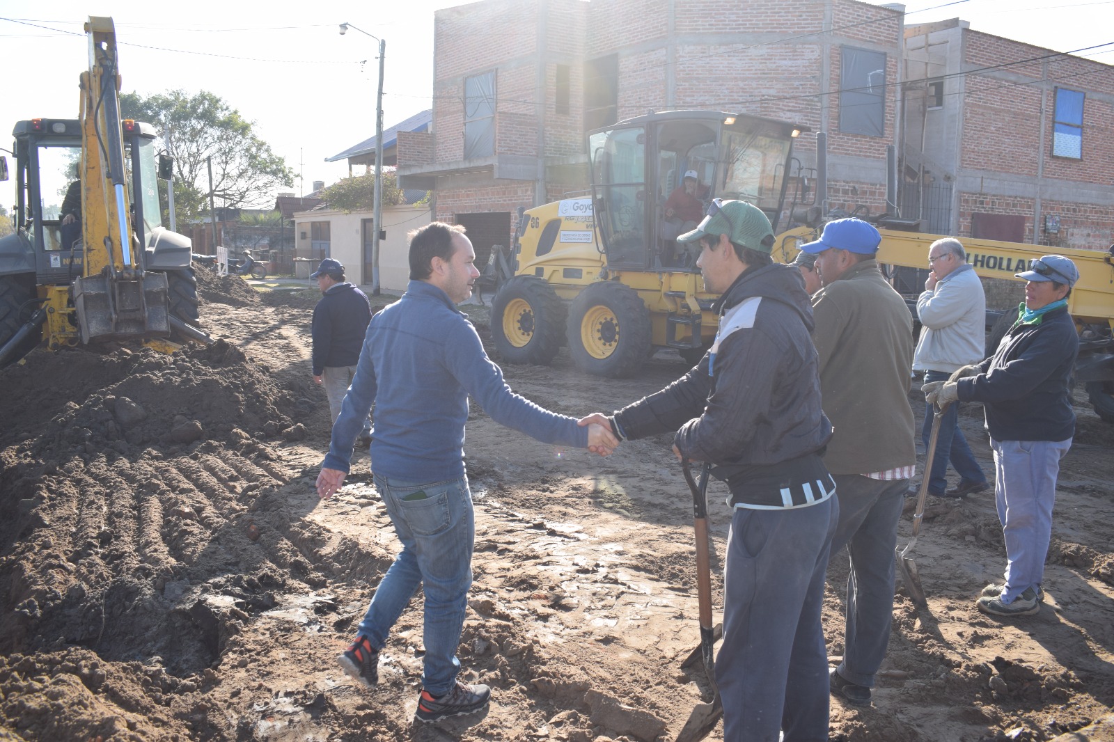 Obras Públicas: INTENDENTE HORMAECHEA CONSTATÓ DIVERSOS FRENTES DE OBRAS