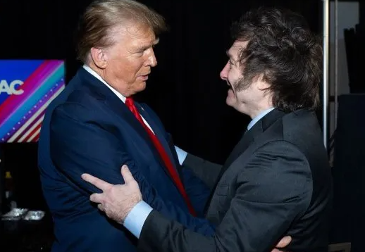 El Gobierno felicitó a Donald Trump y manifestó su "clara postura, alineándose con los Estados Unidos"