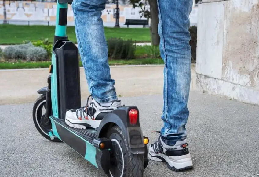 Buscan regular el uso de monopatines eléctricos en Corrientes: qué dice el proyecto