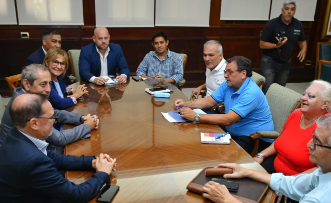 Gobierno de Corrientes y representantes gremiales del sector docente buscan acuerdo salarial