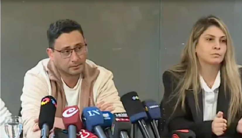 El papá de Agostina Vega se quebró en la conferencia de prensa: "Me la asesinó y la va a pagar"