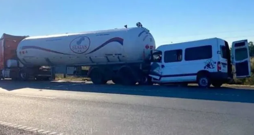 Un reconocido cantante de cumbia murió en un accidente en la autopista Rosario-Santa Fe