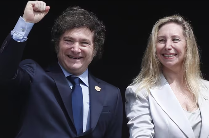 HOY EN EL PARQUE LEZAMA: ¿A qué hora habla el Presidente Milei?