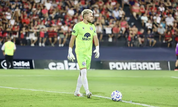 Con Keylor Navas en la tribuna y Éver Banega errando un penal, Newell's cayó de local con Independiente Rivadavia