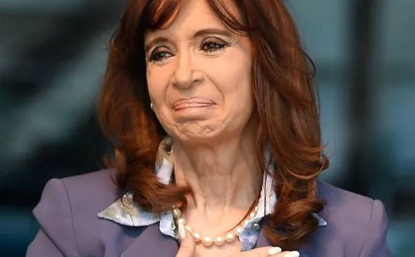 Cristina Kirchner defendió al peronismo: “Cuando gobiernan ‘los chorros’ la gente puede comer”