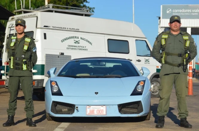 Transportaban un Lamborghini sin papeles valuado en 170.000 euros