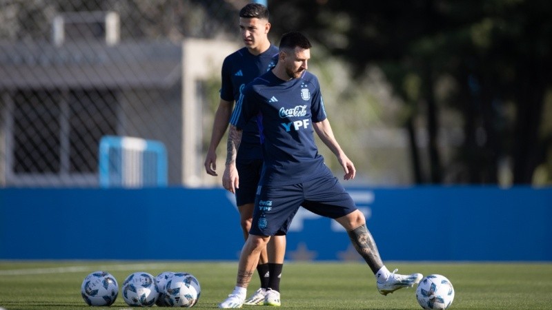 Argentina entrenó con Messi a la par del grupo en la previa del partido ante Paraguay