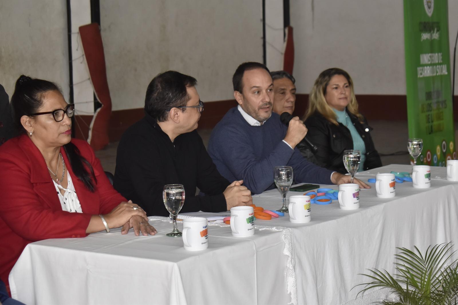 INTENDENTE MARIANO HORMAECHEA PRESIDIO PRESENTACIÓN DE LA  LÍNEA 102