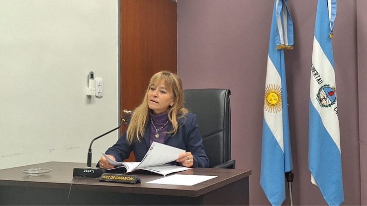 JUEZA ORIUNDA DE GOYA OBLIGA A CONDENADO A ENTREGARLE UN CELULAR NUEVO A SU VICTIMA