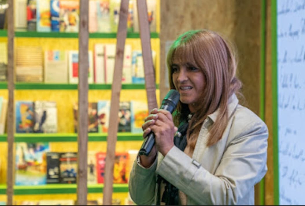  BIBLIOTECA MARTA ELGUL DE PARÍS  GRUPO LITERARIO PARISINO VUELVE A LA FERIA DEL LIBRO