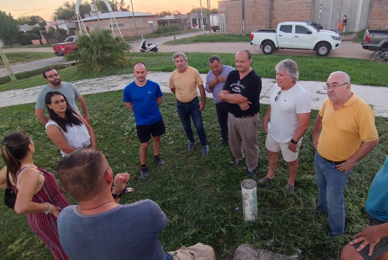 INTENDENTE HORMAECHEA Y EQUIPO MUNICIPAL ESCUCHAN DE CERCA REQUERIMIENTOS DEL BARRIO SCÓFANO