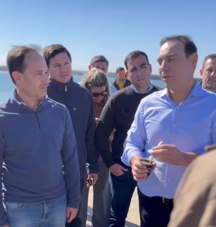 RECORRIDA DE AVANCE DE OBRAS: INTENDENTE HORMAECHEA ACOMPAÑO AL GOBERNADOR VALDES EN EL PUERTO ITUZAINGO