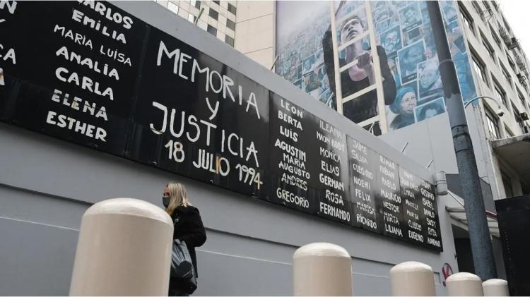 AMIA: EL PAPA INVITA AL RECUERDO Y LA REFLEXIÓN SOBRE AQUELLA 'TRAGEDIA OSCURA'