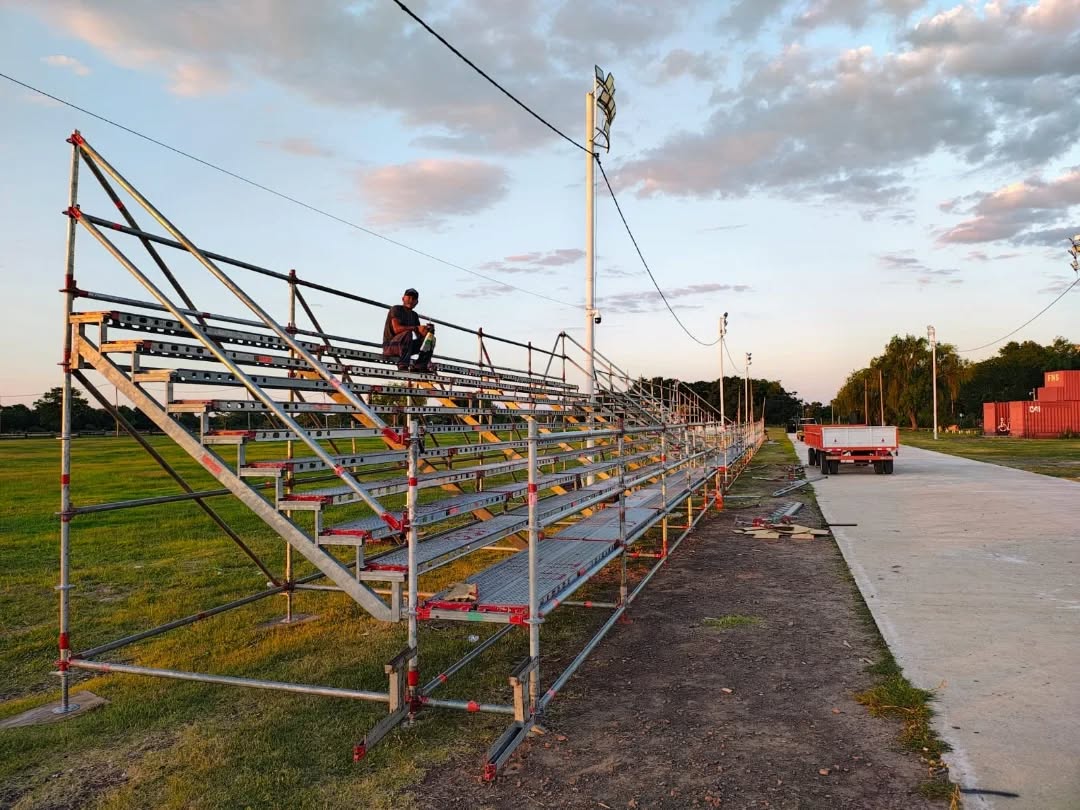 METALÚRGICA METALFOR, EMPRESA LOCAL QUE FABRICÓ E INSTALÓ TRIBUNAS DEL CORSÓDROMO DE GOYA