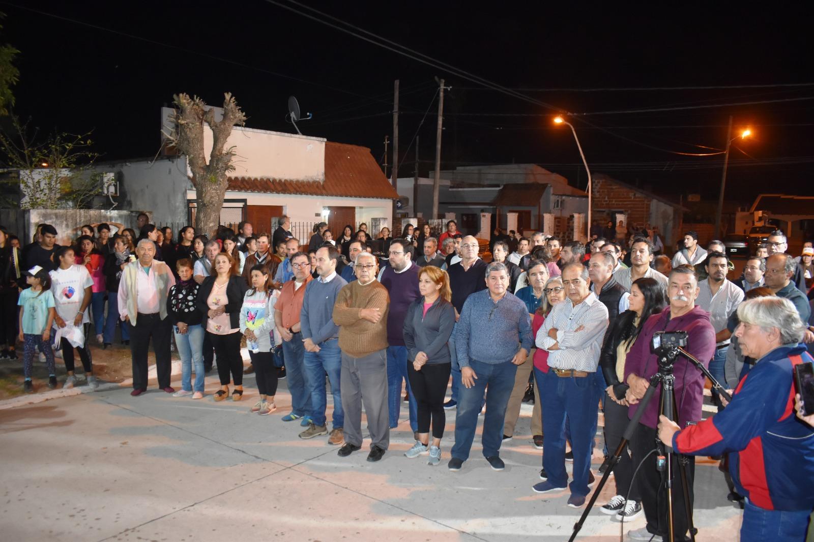 150 metros de pavimento de calle Independencia: “MITA Y MITA” CONFIANZA PARA SEGUIR CONSTRUYENDO FUTURO