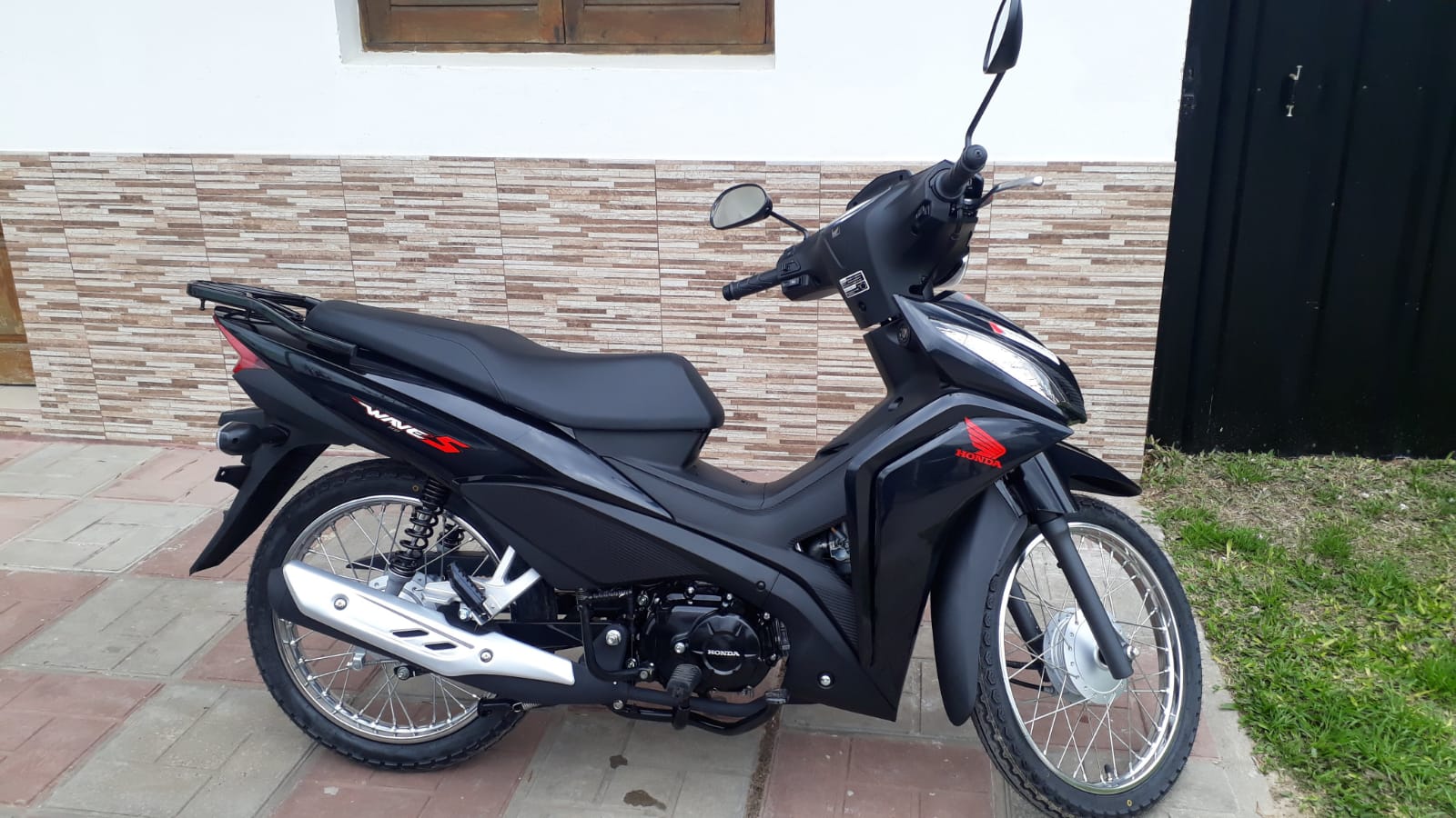 SE SOLICITA INFORMACIÓN PARA RECUPERAR UNA HONDA WAVE COLOR NEGRA