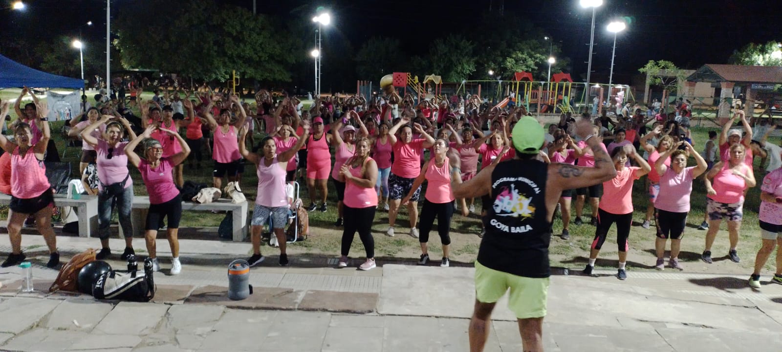 “MUJERES QUE SE MUEVEN”: BAILE, ALEGRÍA Y GRAN CONVOCATORIA EN LA ESTACIÓN DE LOS NIÑOS