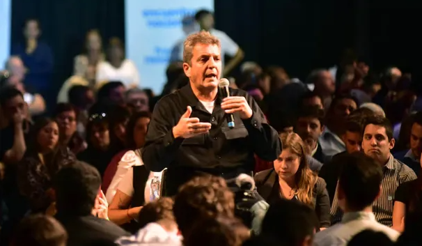 Sergio Massa llamó a "construir unidad" que "ponga límites a este gobierno"
