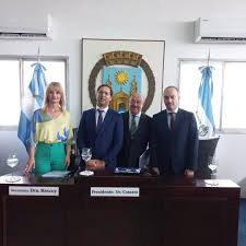 “El problema es la salida cuando los jóvenes suelen cometer desmanes contra propiedades de vecinos”, dijo el concejal Novello.