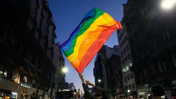 HOY 16HS: inicia la marcha federal del orgullo antifachista