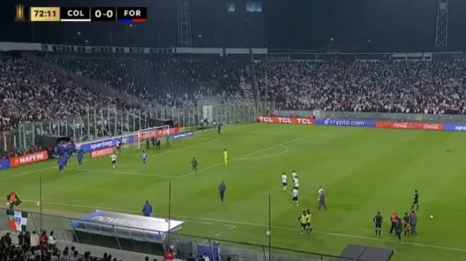 Dos muertos y suspensión del partido entre Colo Colo y Fortaleza