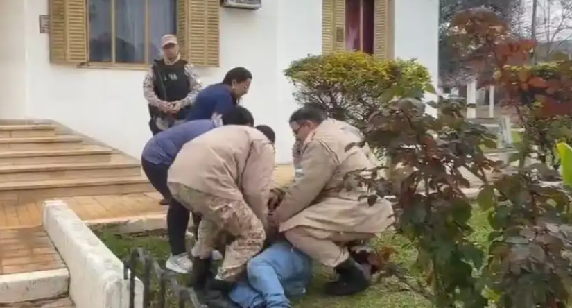 "Milei nos está matando de hambre": dijo un hombre armado que amenazó al personal de Prefectura en Monte Caseros