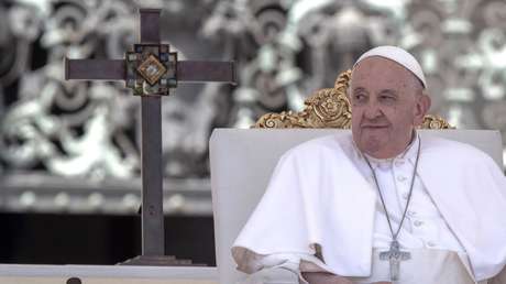 EL PAPA RECIBE A KICILLOF Y AVALA UNA MARATÓN DE MISAS CONTRA PETTOVELLO
