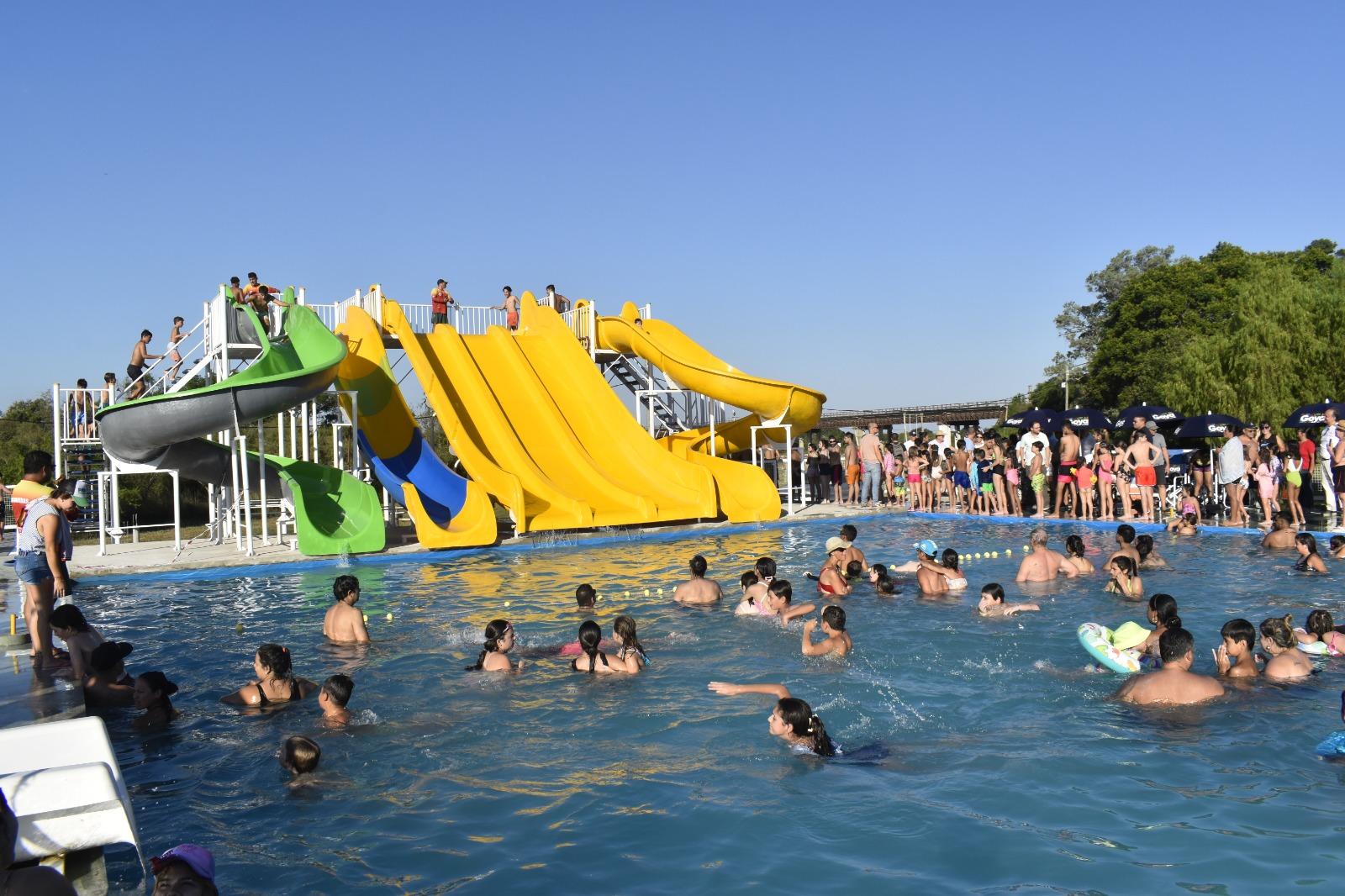 VERANO A PLENO: Nuevamente este fin de semana el lugar elegido por goyanos y visitantes el Parque Acuático