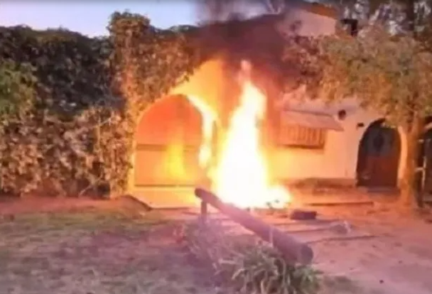 Incendiaron la casa de una fiscal en Saladillo por el caso de la nena embarazada