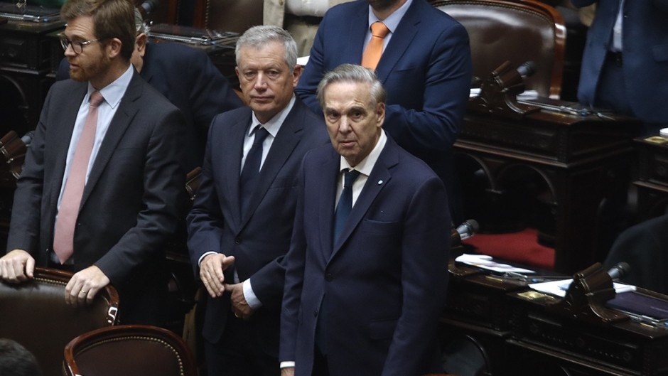 PICHETTO BUSCA ALIADOS PARA VOLTEAR EL DECRETO DE AUMENTO DE FONDOS RESERVADOS PARA LA SIDE DE SANTIAGO CAPUTO