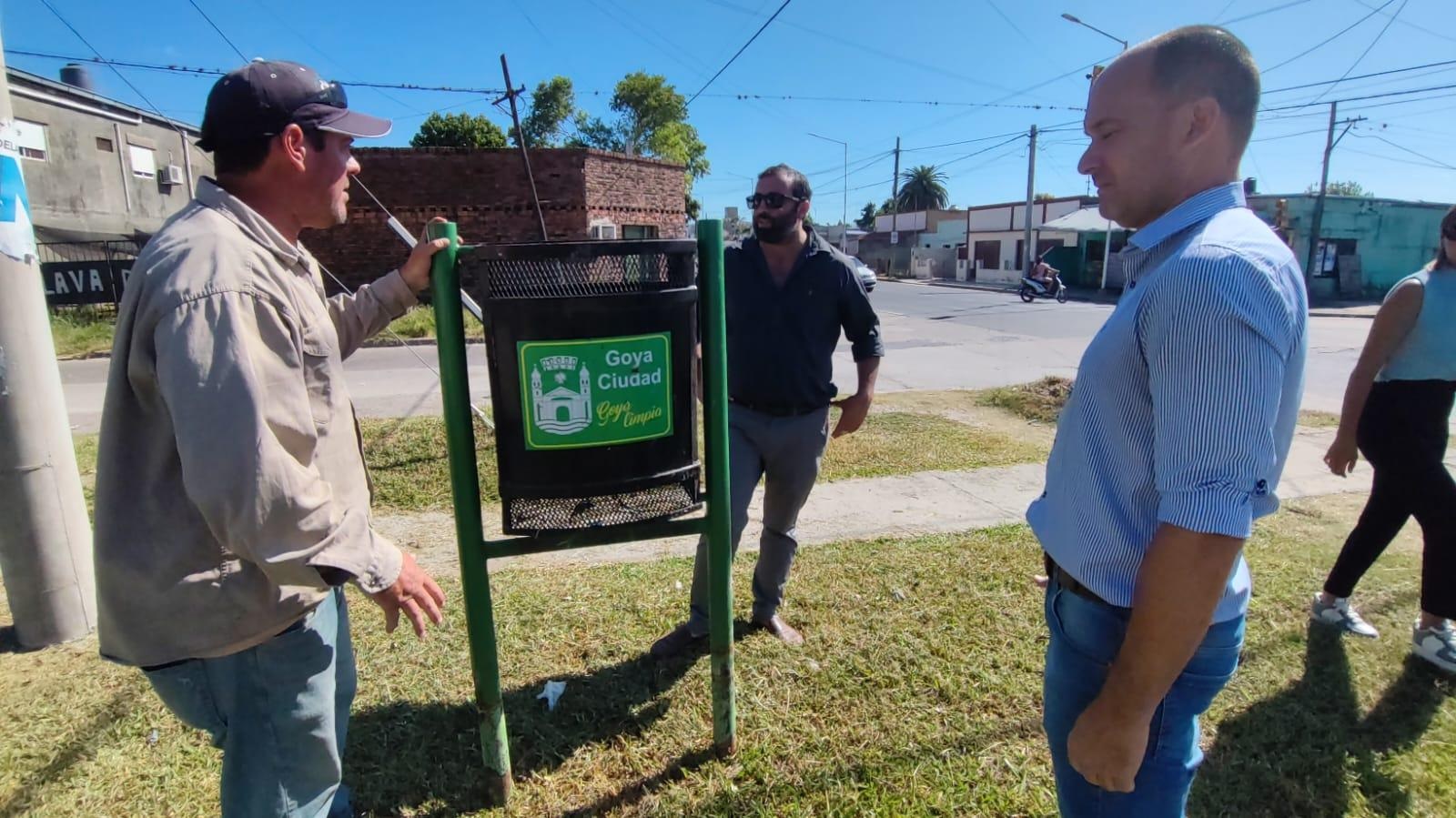 PLAZA CUNUMI: EL INTENDENTE OBSERVÓ LOS TRABAJOS QUE SE REALIZAN EN EL ESPACIO PÚBLICO