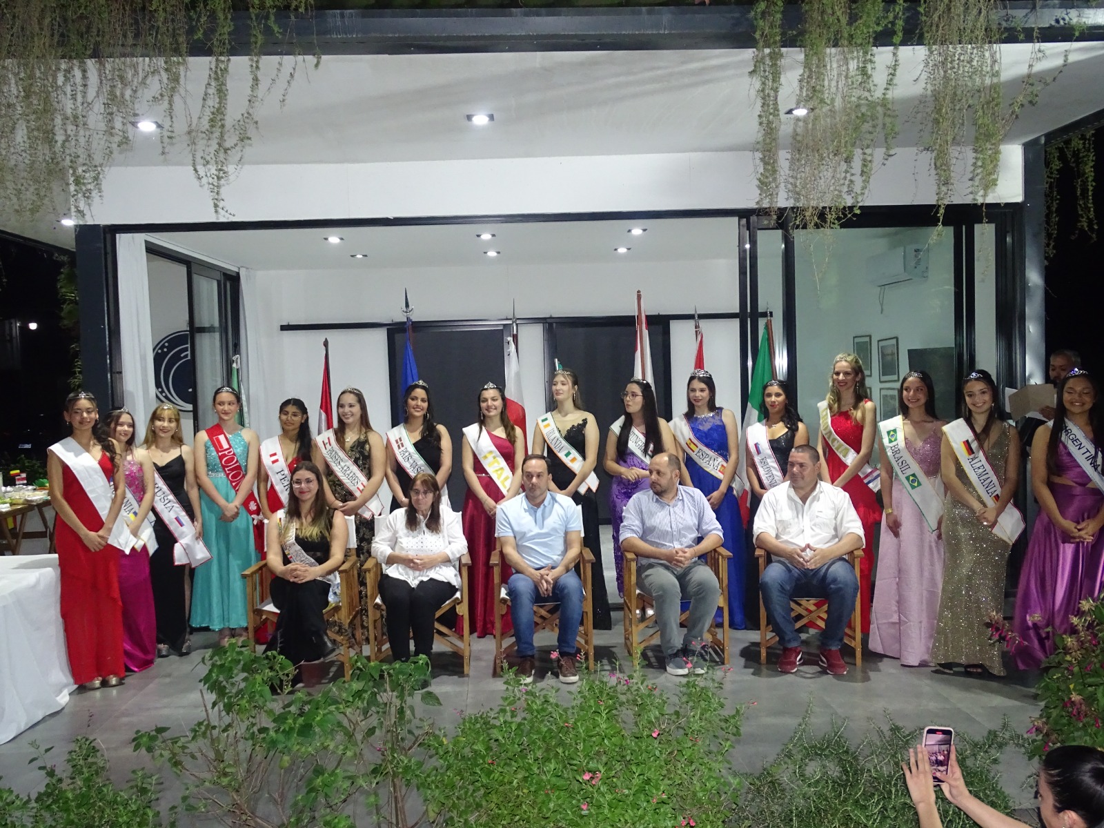 Fiesta Provincial del Inmigrante: EL INTENDENTE ACOMPAÑÓ LA CORONACIÓN DE LAS REINAS DE LAS COLECTIVIDADES