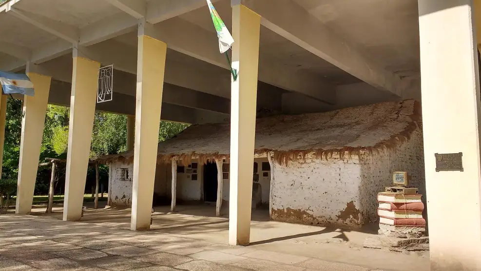 MONUMENTO HISTORICO NACIONAL: ASÍ ESTÁ LA PRIMERA ESCUELA QUE FUNDÓ SARMIENTO