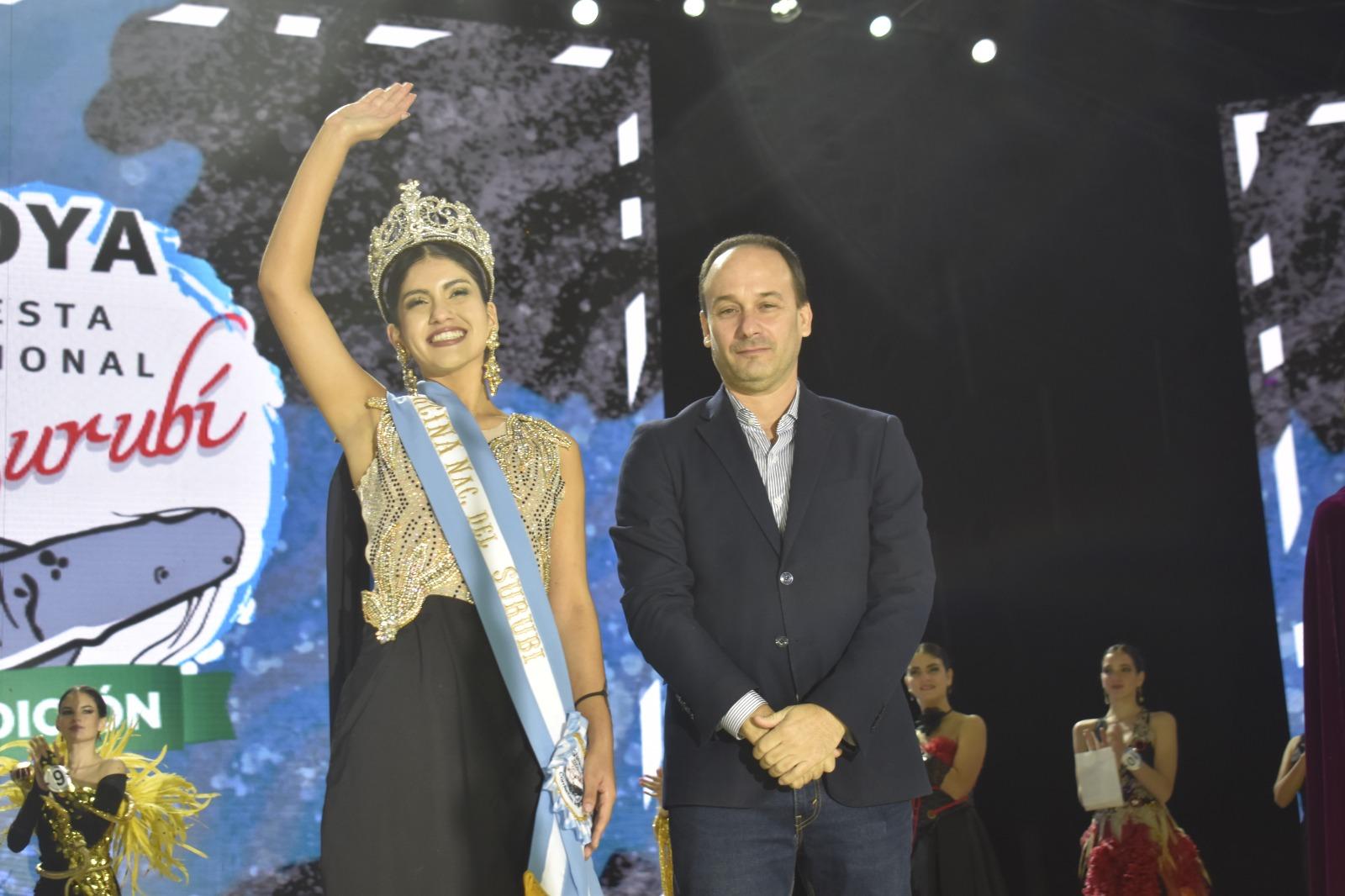 EL INTENDENTE MARIANO HORMAECHEA CORONÓ A LA NUEVA SOBERANA DE LA FIESTA NACIONAL DEL SURUBI