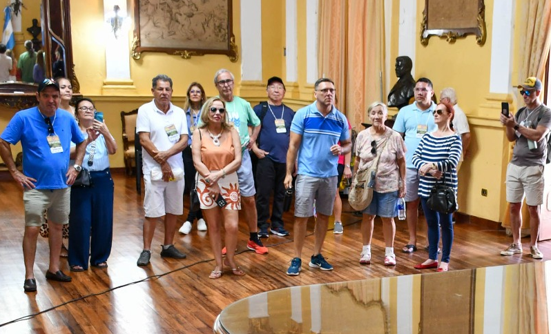 Corrientes Capital: Turistas brasileños recorrieron la ciudad y destacaron el chamamé como nexo cultural